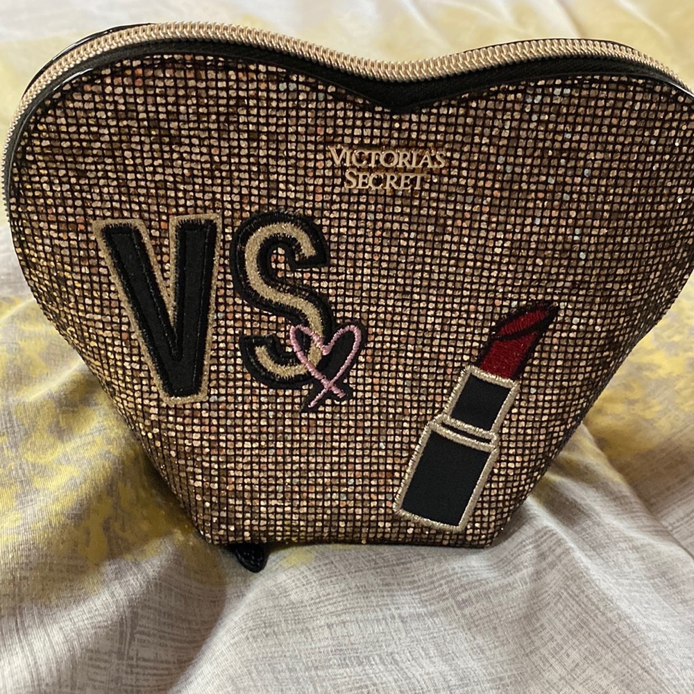Victoria secret makeup up
